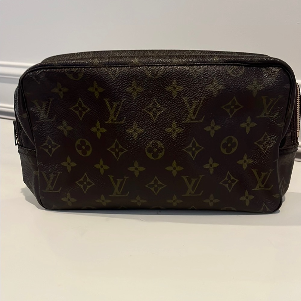 Louis Vuitton Trousse Toilette 28 Toiletry Bag w/ COA